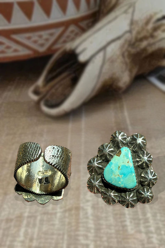 Elegant Leaf Pattern Drop Turquoise Ring